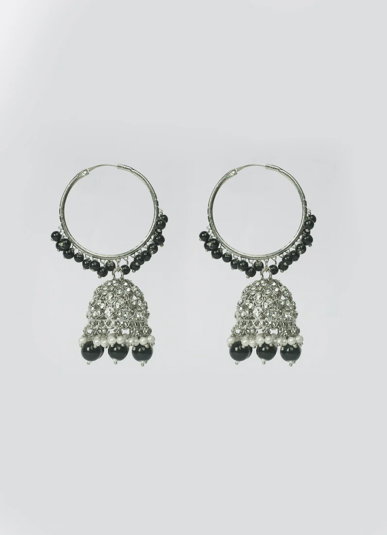 Women’s Black and Pearl Beaded Earrings & Tikka Set - Image 3