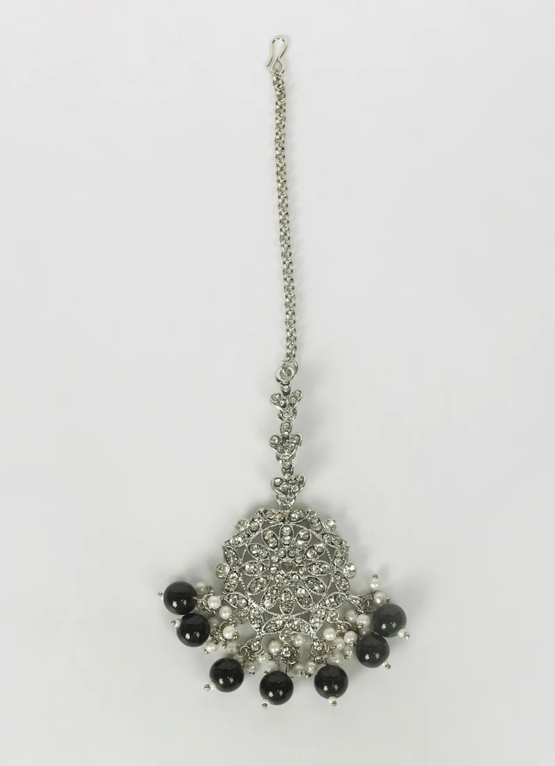 Women’s Black and Pearl Beaded Earrings & Tikka Set - Image 4