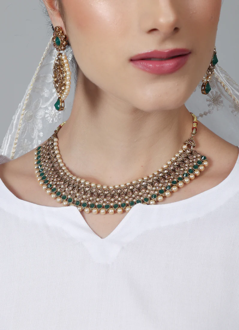 Women’s Traditional Green & Gold Jewellery Set - Image 5